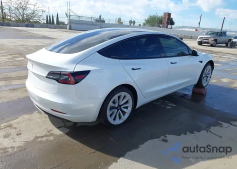 2021 Tesla Model 3 Standard Range Plus Rear-Wheel Drive z USA, uszkodzony, nr VIN 5YJ3E1EA7MF068387